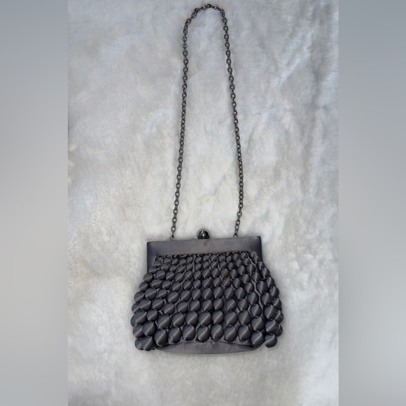 Sondra Roberts gray satin ball clasp clutch on chain - Picture 3 of 4